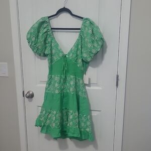 Elegant Green Floral Mini Dress with Puff Sleeves